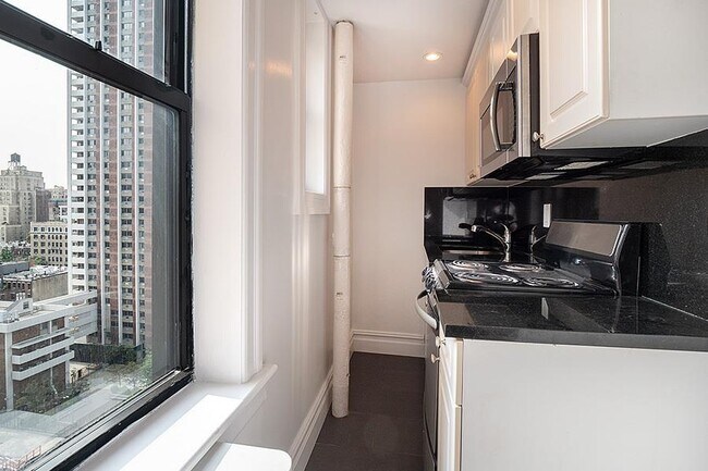 5 W th St Unit 13 E New York Ny Apartment For Rent In New York Ny Apartments Com