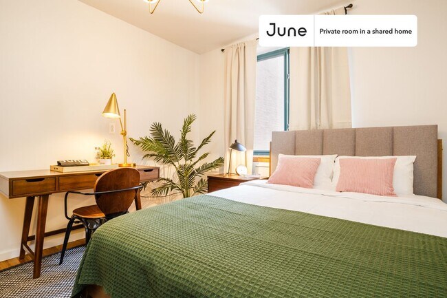 Foto del edificio - Private bedroom in 5 bed/2 bath Home