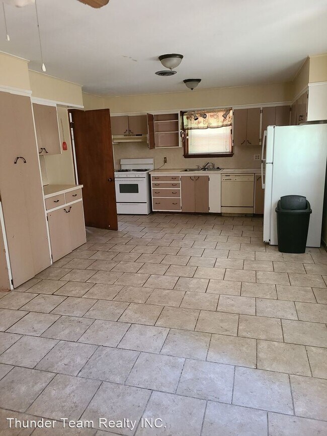 Foto del edificio - 2 br, 1 bath House - 3121 NW 66th Street