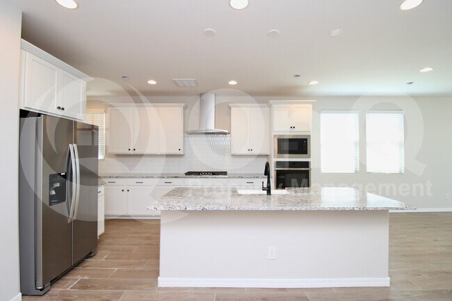 Building Photo - 973 W Macaw Dr