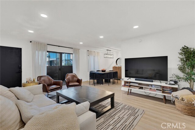 Building Photo - 5530 Thornburn St