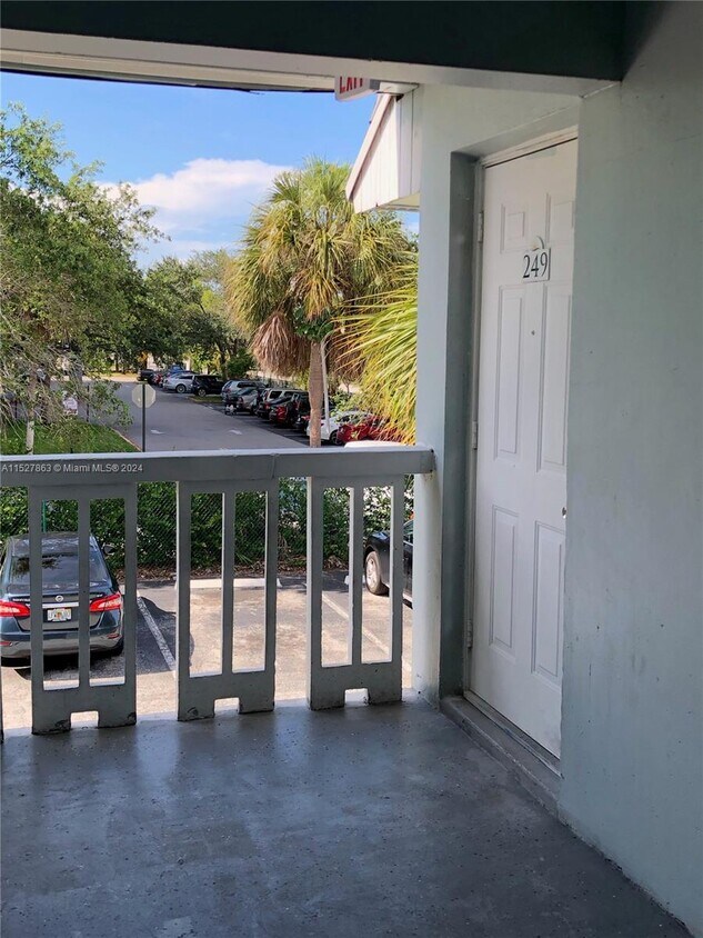 Primary Photo - 4251 NW 5th St