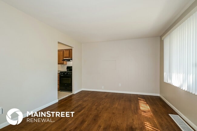 Foto del edificio - 10117 Crown Point Dr