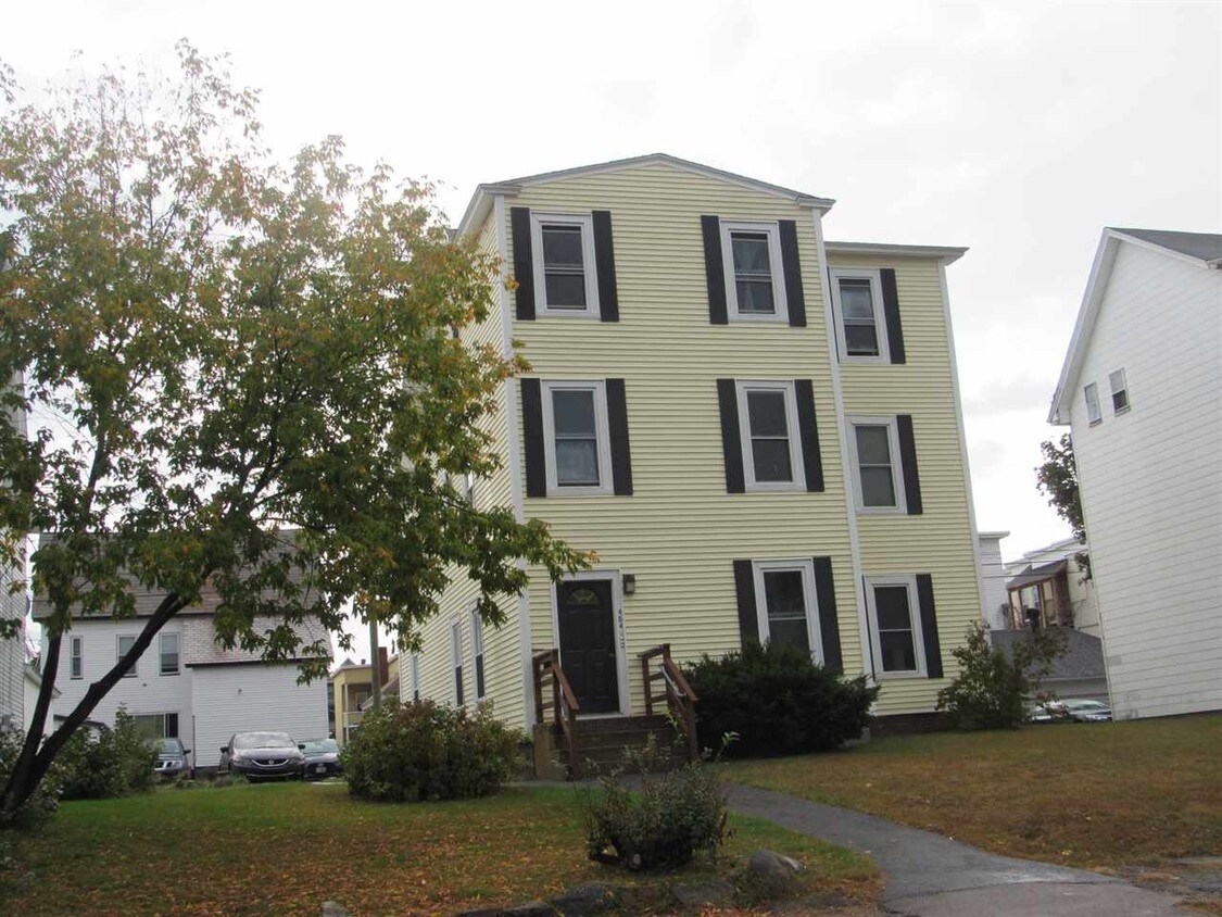 Primary Photo - 484 Notre Dame Ave