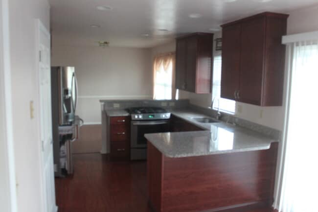 Building Photo - 111 Teaberry Ct