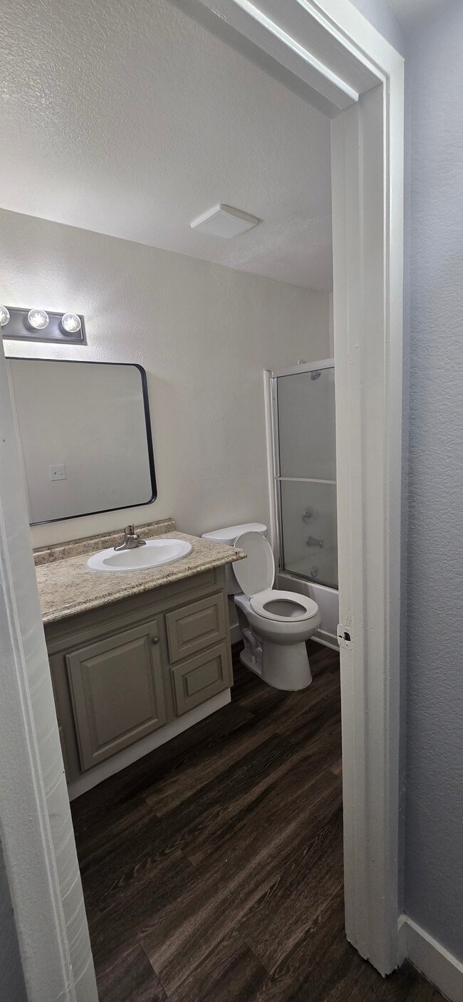 Building Photo - Glencole Apartments