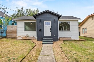 Building Photo - 334 Cooper St