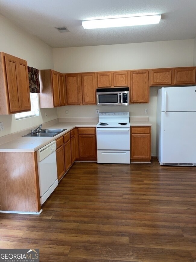 Building Photo - 3709 Brookwood Blvd