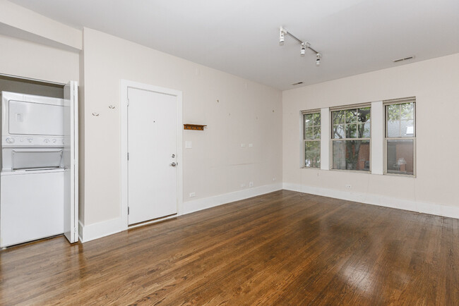 Foto del edificio - 3453 N Wolcott Ave