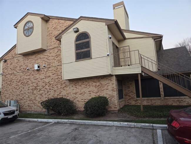 Foto del edificio - 2425 Holly Hall St