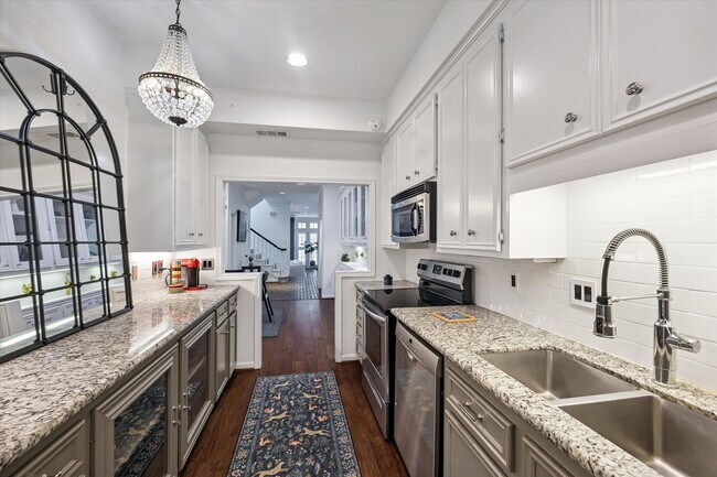 Foto del edificio - 2220 Fulham Ct