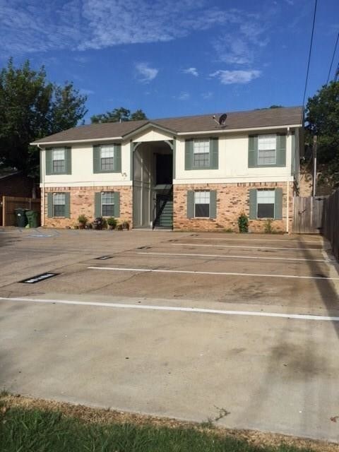 Primary Photo - 710 Truman St