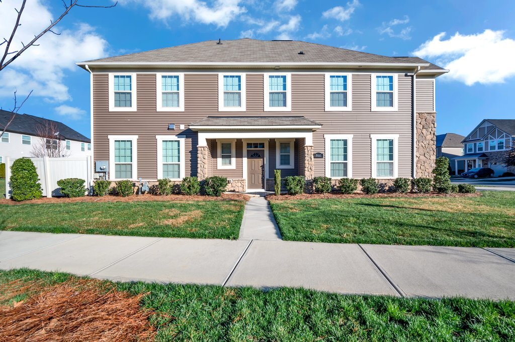 Primary Photo - 9440 Glenburn Ln