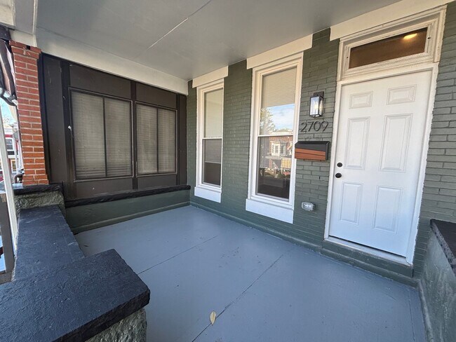 Foto del edificio - Newly Renovated 4BR/2BA Family Home in Win...