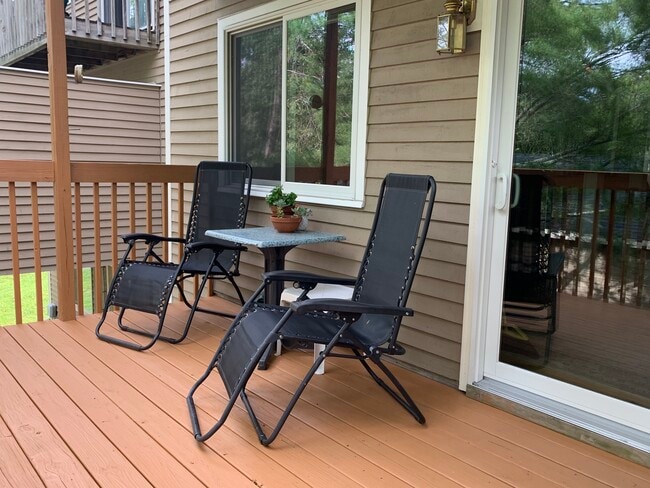 Porch on main level - M6 Stonehedge Dr