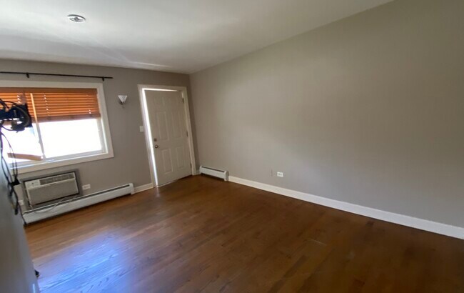 Building Photo - 323 N Princeton Ave