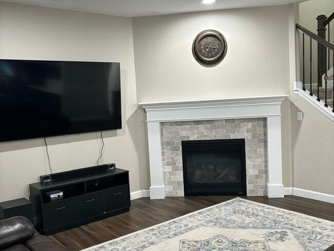 Building Photo - 4 Bedroom Single Family Home in Anthem, Br...