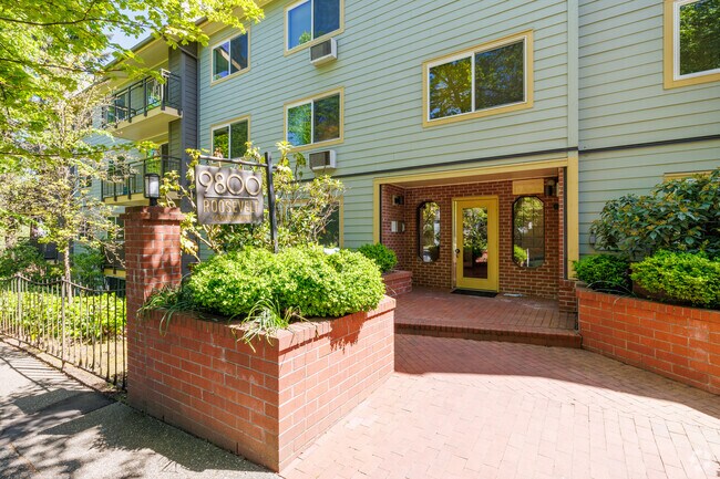Building Photo - 9800 Roosevelt Way NE