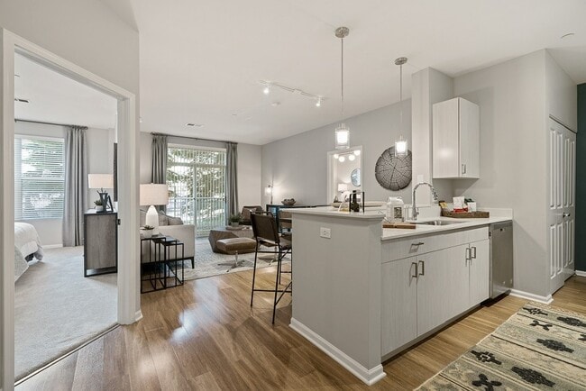 Building Photo - The Reserve at Evanston