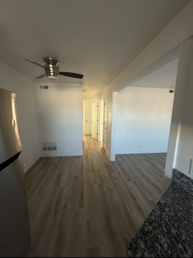 Foto del edificio - 7143 S 2700 W