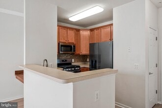 Building Photo - 3810 Lightfoot St