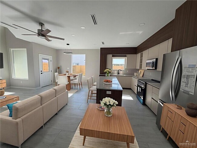 Building Photo - 21 Corales St