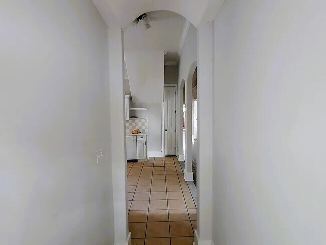 Building Photo - 281 N Willett St
