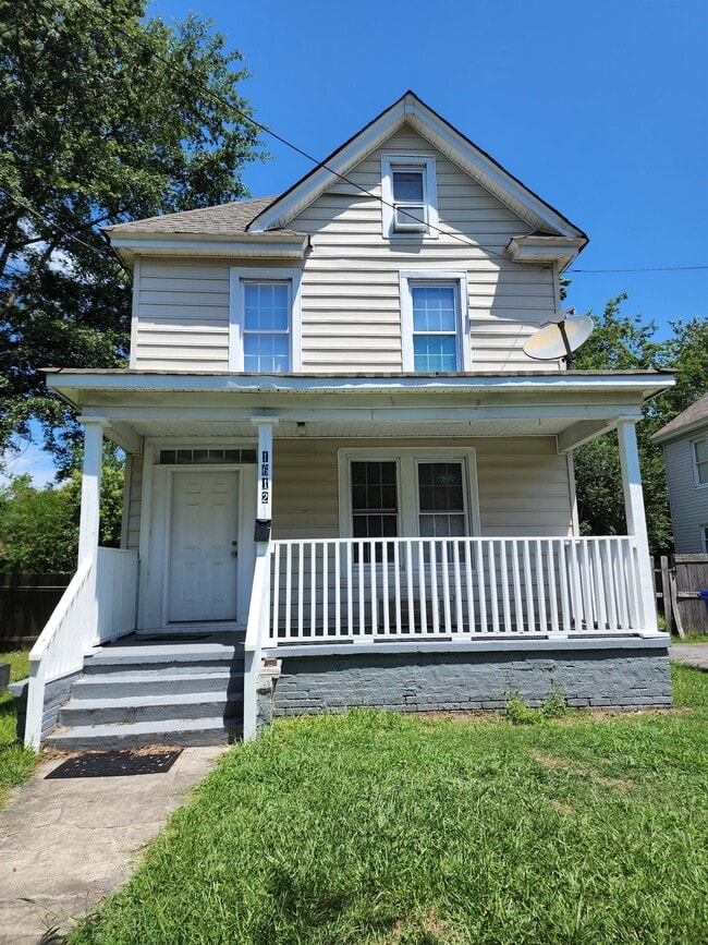 Building Photo - 1612 W 48th St