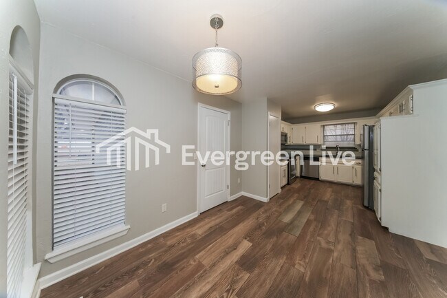 Foto del edificio - 609 Banner Ave