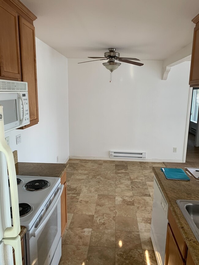 Kitchen/ Dining Area - 1107 Sepulveda Blvd
