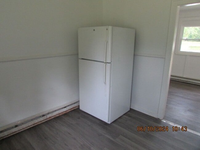 Building Photo - Appliances included