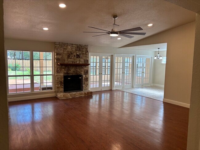 Foto del edificio - 4605 Pelham Dr