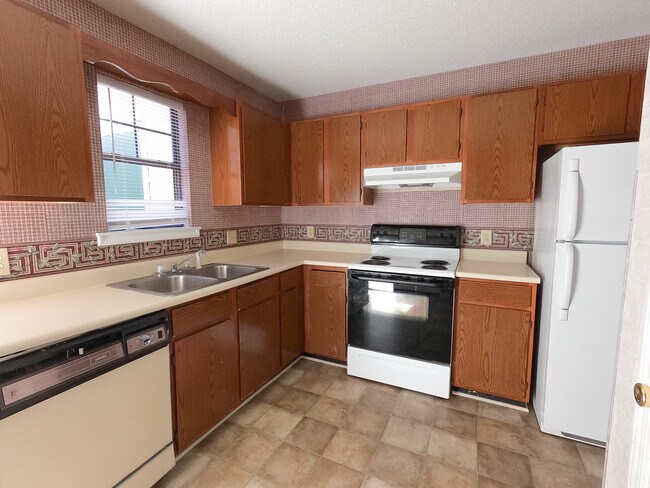 Building Photo - 102 Montague Dr