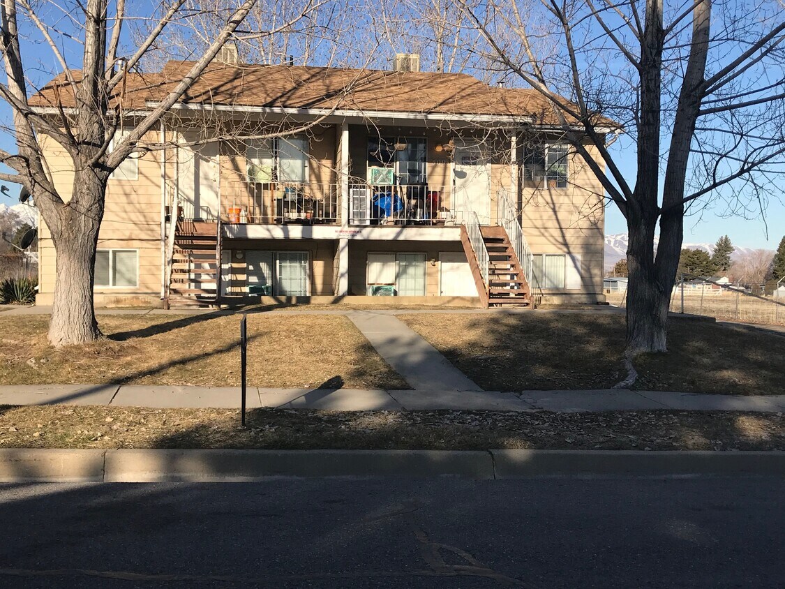 Foto principal - 303 N 1st St