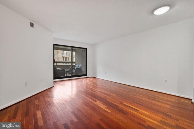 Foto del edificio - 2311 M St NW