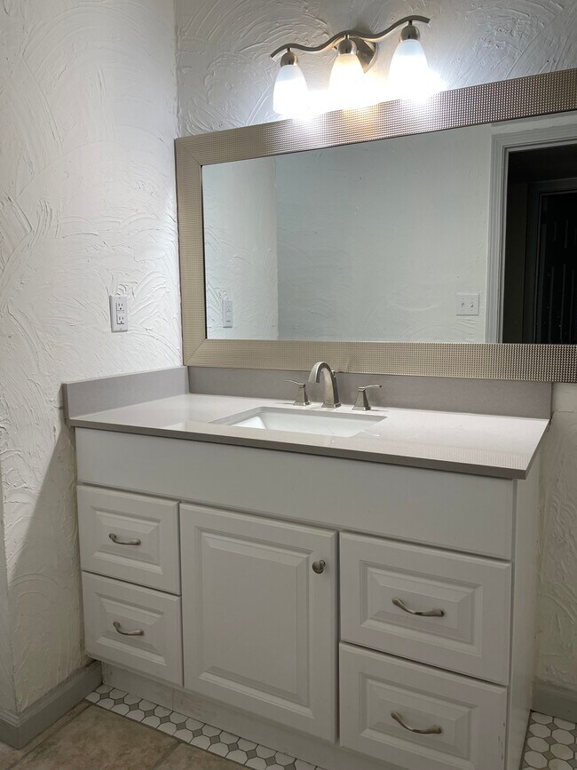 Baño - 417 Skyview Dr