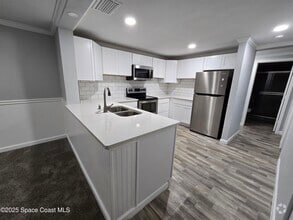 Building Photo - 1700 Bottlebrush Dr