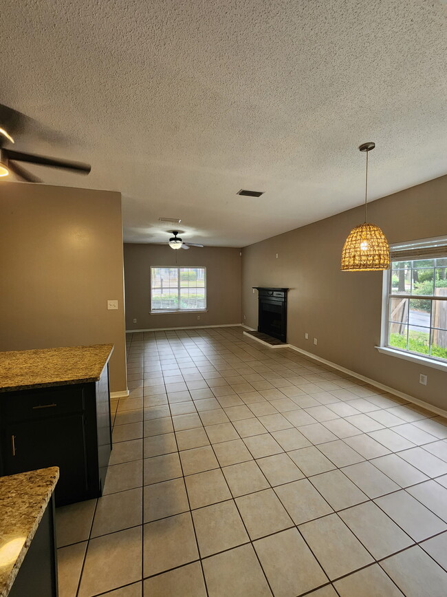 Building Photo - 100 Dunbar Loop