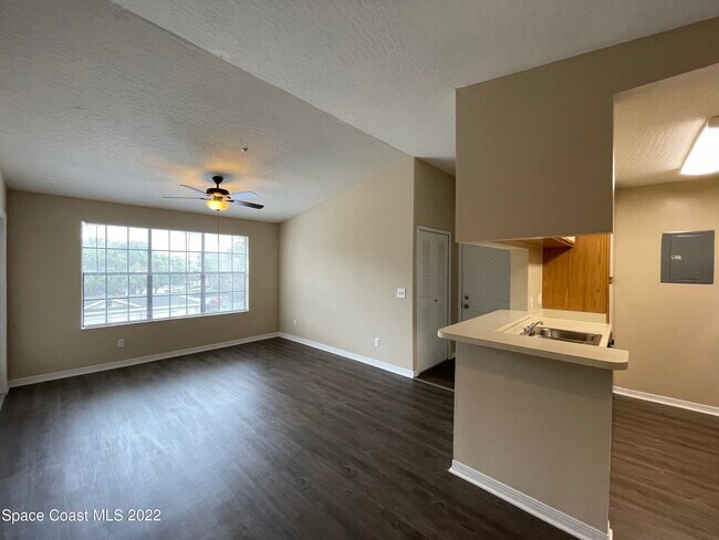 Foto del edificio - 7667 N Wickham Rd