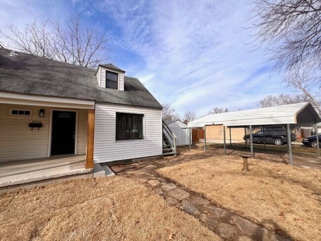 Foto del edificio - 5736 S Quincy Pl