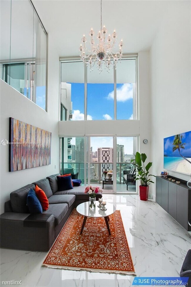 Building Photo - 2 br, 2 bath Condo - 41 SE 5th St Apt 2109