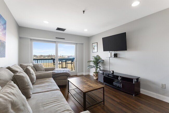 Foto del edificio - 133 Commander Shea Blvd