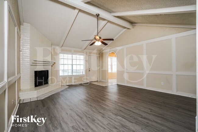 Foto del edificio - 23014 Whispering Willow Dr