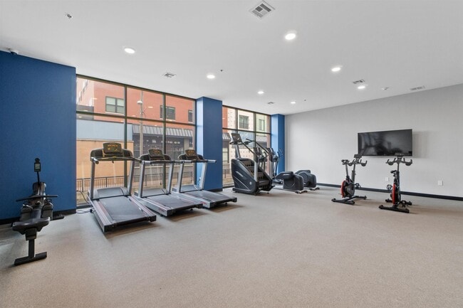 Foto del edificio - 250 Ave E