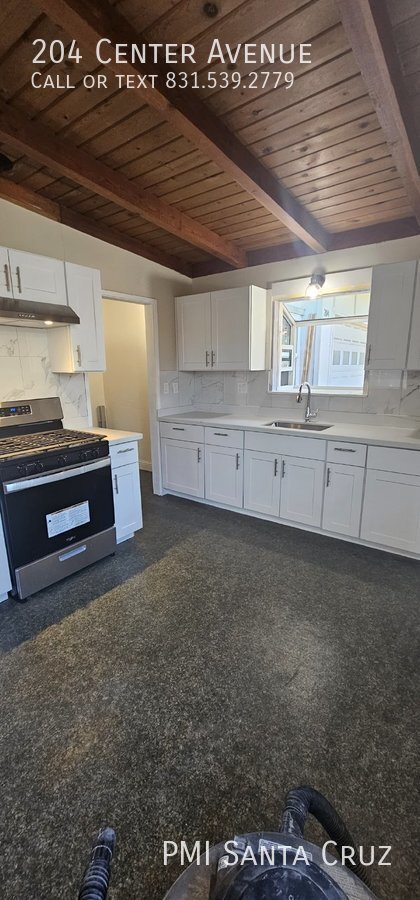 Building Photo - ALL UTILITES PAID- Completely remodeled! C...