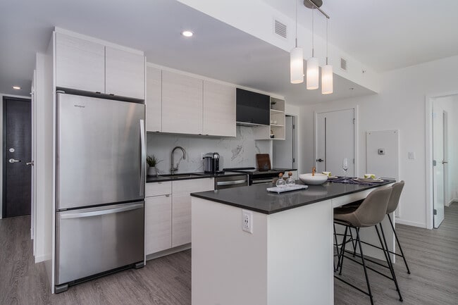 Interior Photo - 225 Carlton