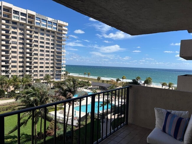 Building Photo - 4900 N Ocean Dr