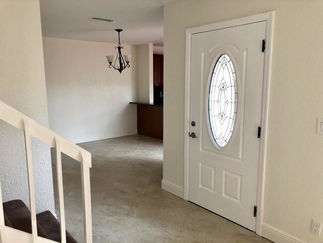 Foto del edificio - 313  Lake Arbor Drive  Palm Springs FL 33461