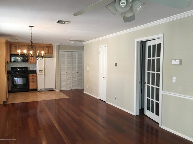 Foto del edificio - 606 Bay Ave