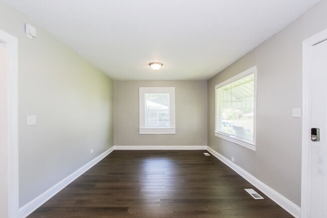 Building Photo - 3004 Forestdale Blvd